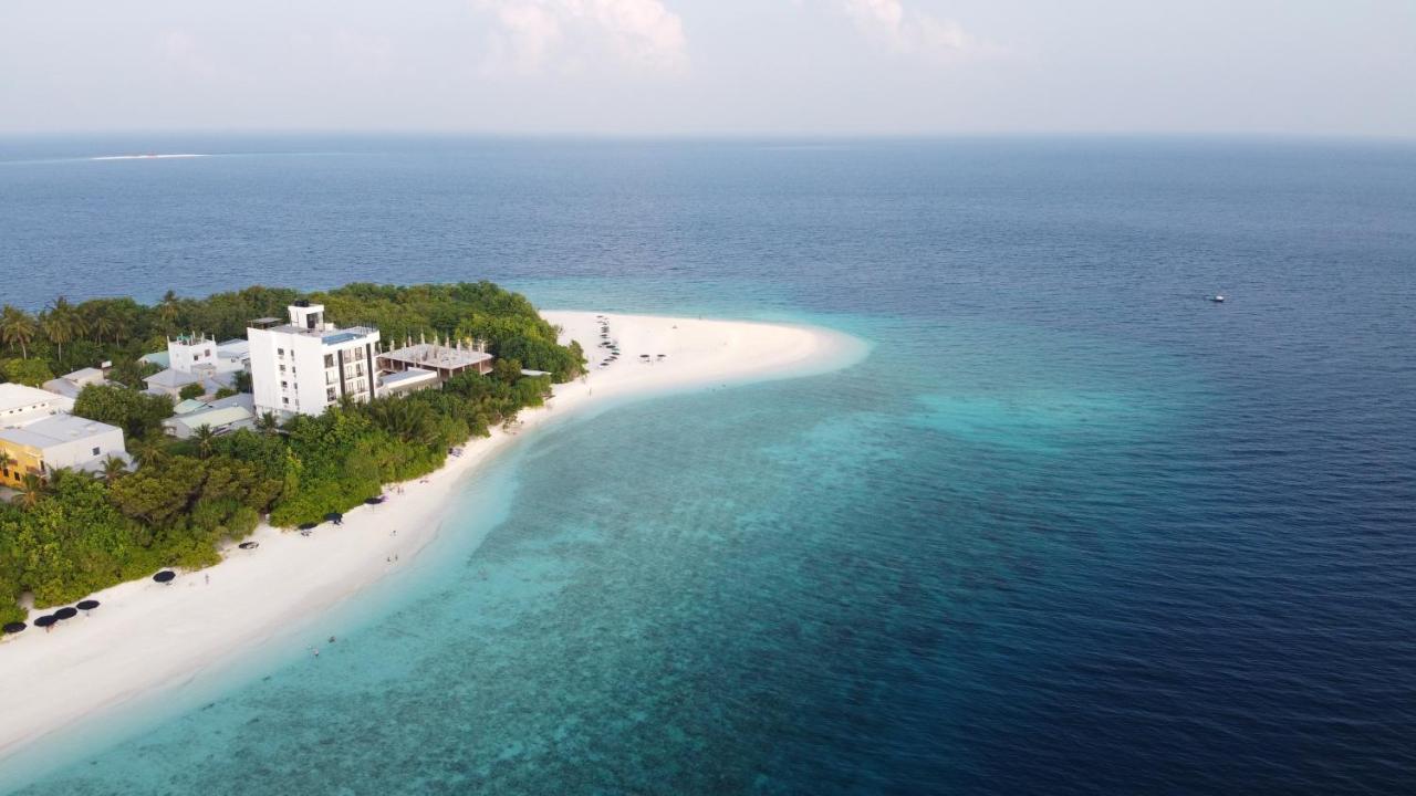 Ukulhas Villa Beach Hotel Exterior photo