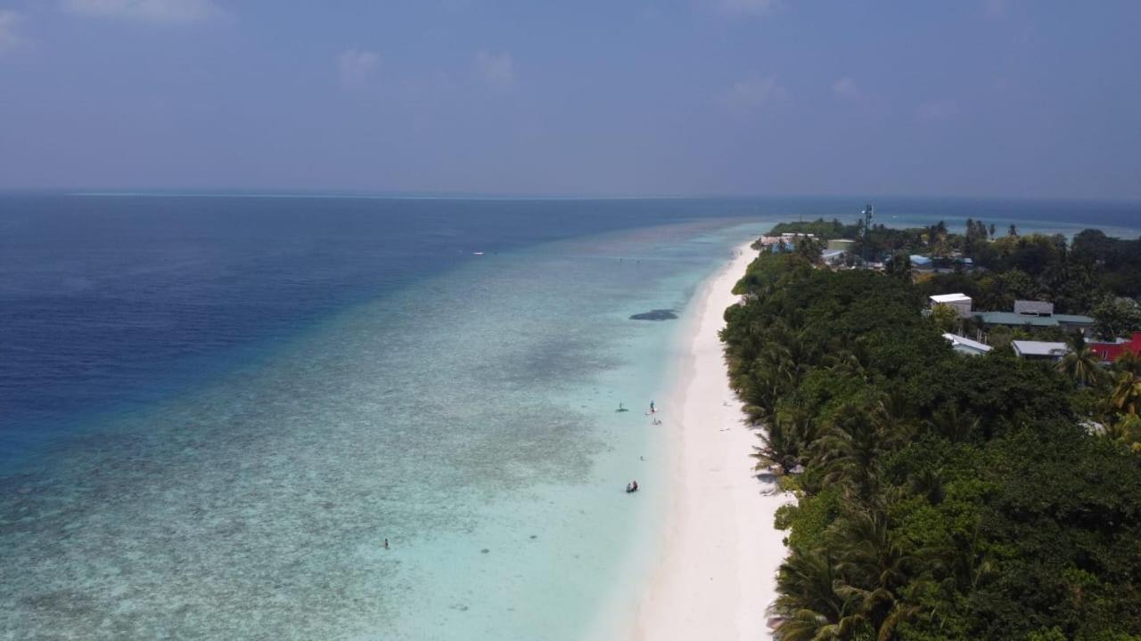 Ukulhas Villa Beach Hotel Exterior photo