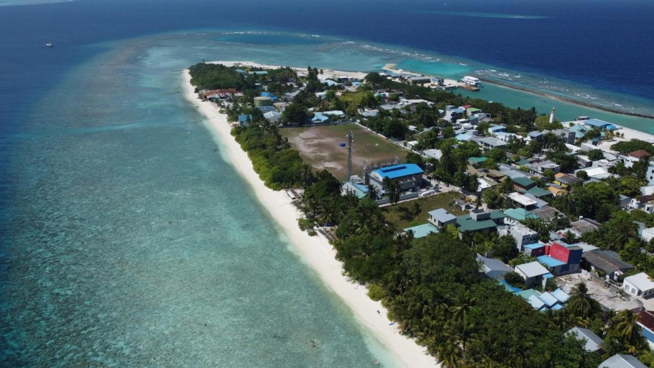 Ukulhas Villa Beach Hotel Exterior photo