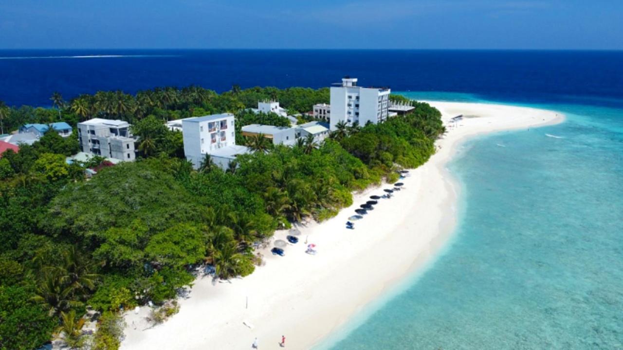 Ukulhas Villa Beach Hotel Exterior photo